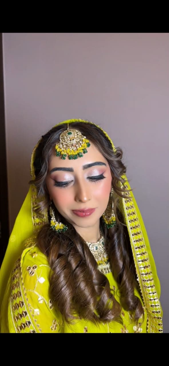 Bridal close-up in a neon lime outfit with gold jewellery